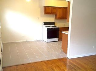 8203 S Maryland Ave APT 2, Chicago, IL 60619
