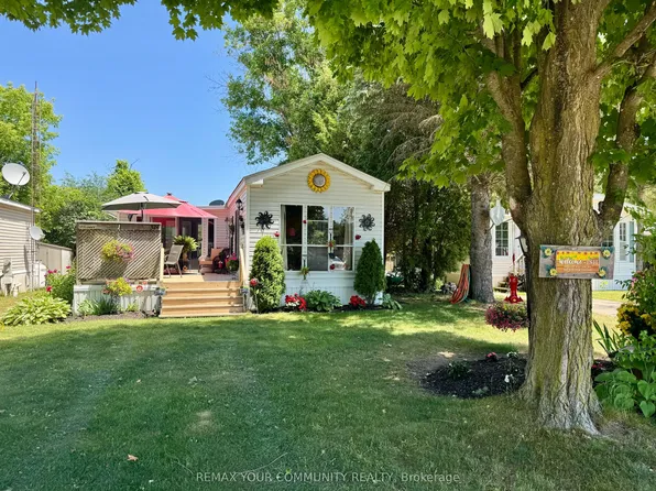 285 Crydermans Side Rd #324, Georgina, ON L0E 1A0