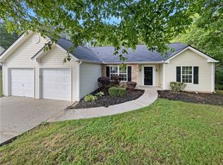 413 Crested View Dr, Loganville, GA 30052