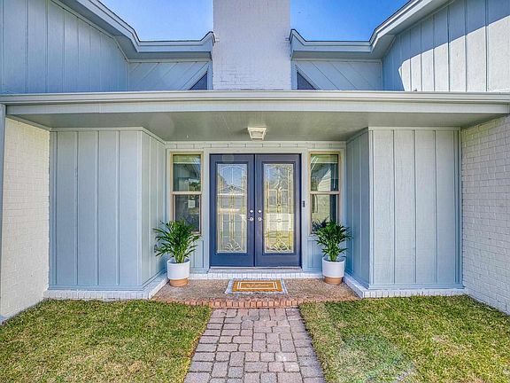 2nd image of 1149 Harbor Ln