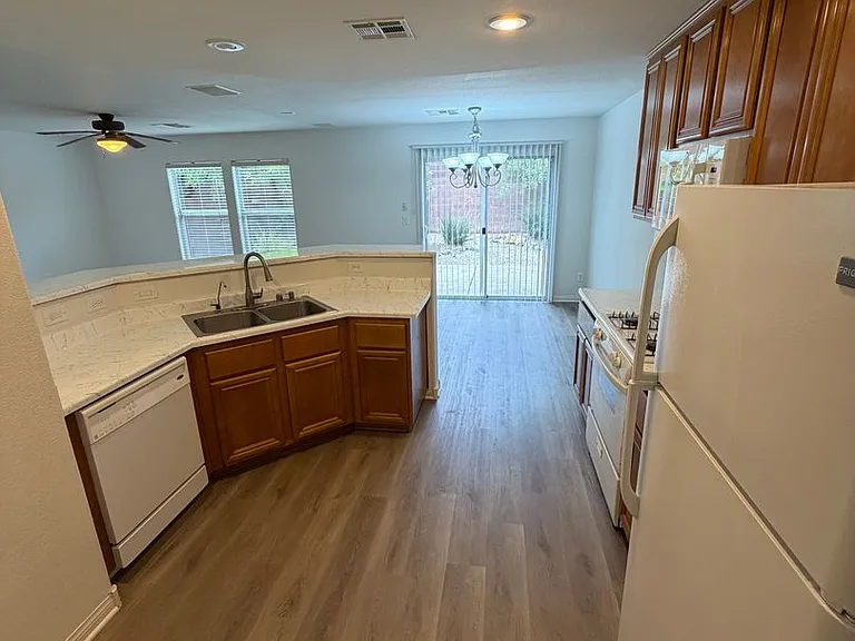 9272 Weeping Water Ave — Photo 7
