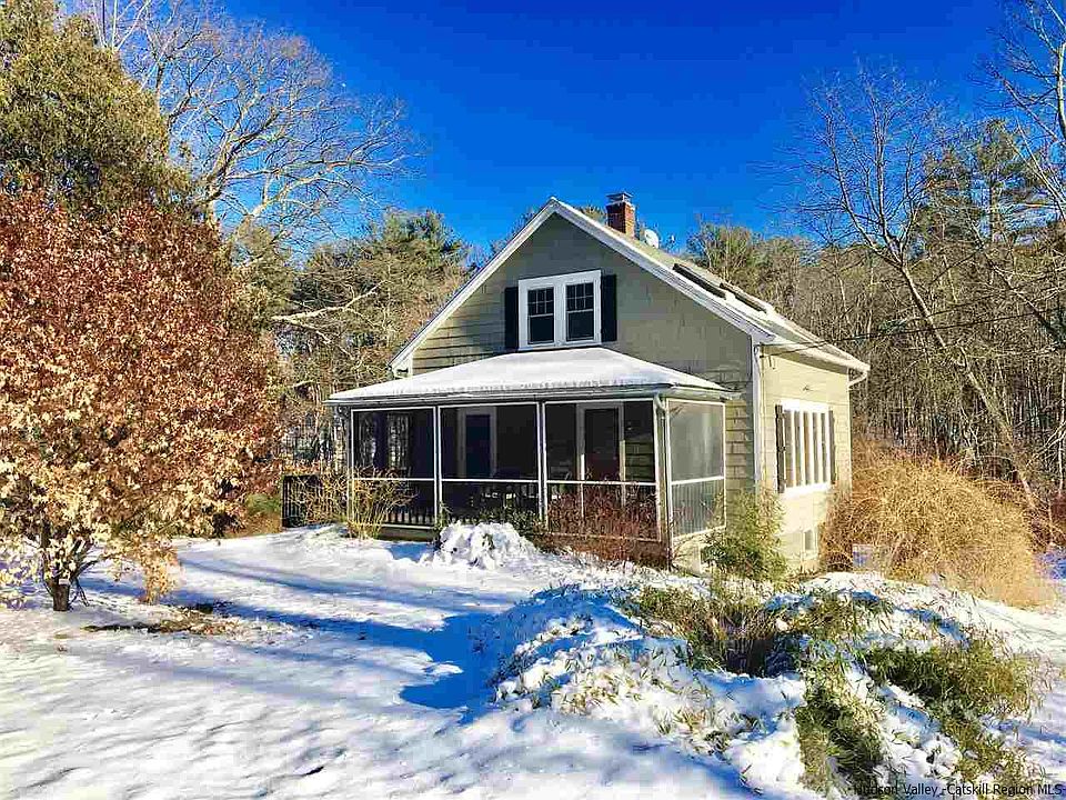 1st image of 28 Pine St