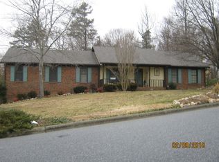 214 Yorkleigh Ln, Jamestown, NC 27282