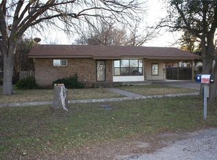2409 W Wallace St, San Saba, TX 76877