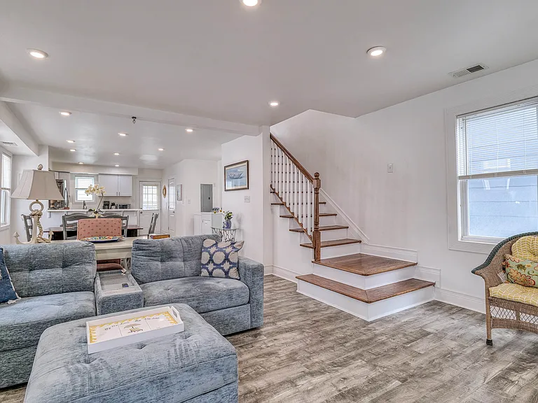 14 N Vassar Sq — Photo 6