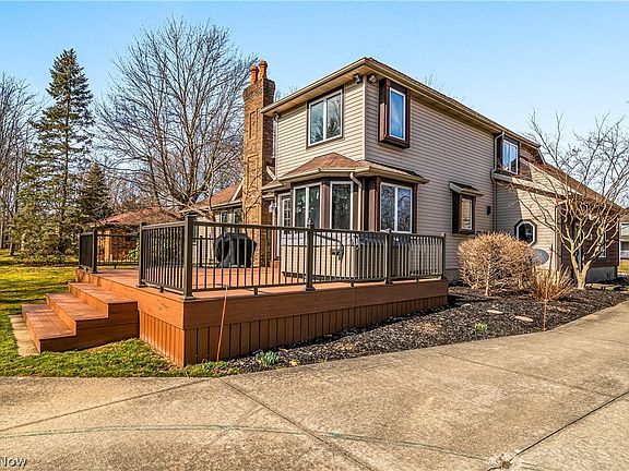 4th image of 366 Beverly Dr