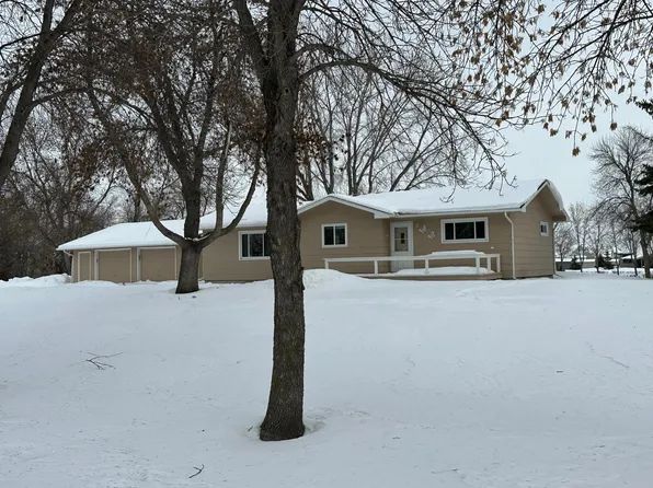 3809 2nd St E, West Fargo, ND 58078