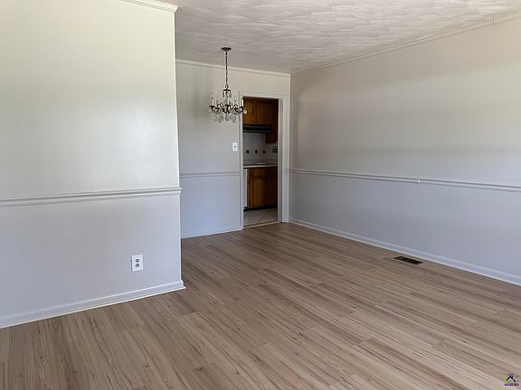 4th image of 1218 Creekwood Dr