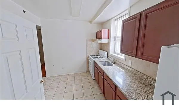 1726 W Girard Ave #2 — Photo 2