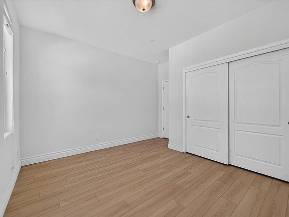 4th image of 3532 Hampton Way