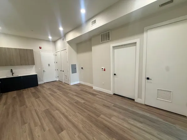 322-324 W Front St #3000, Plainfield, NJ 07060
