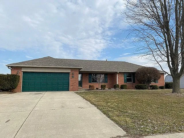 396 Schoolhouse Ln photo 1