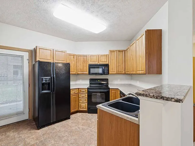 Stone Ridge Estates Apartments & Duplexes — Photo 135
