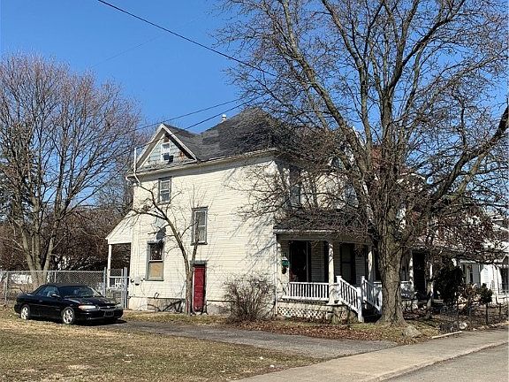 2nd image of 23 E Parkwood Ave