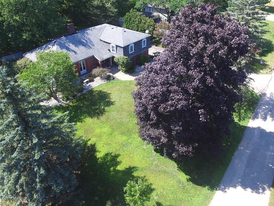 1st image of 906 Cypress Ct