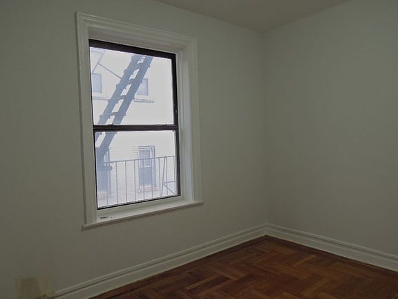 3rd image of 272 Lincoln Pl APT B5