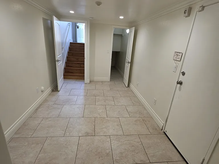 2516 Graham Ave #4 — Photo 7