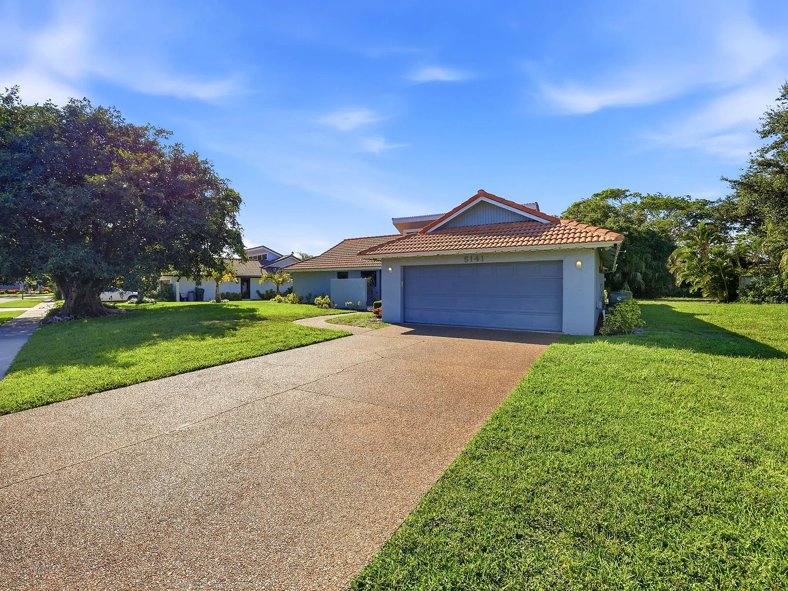 3 bed, 2.5 bath, 2324 sqft, $4,800 — Photo 2