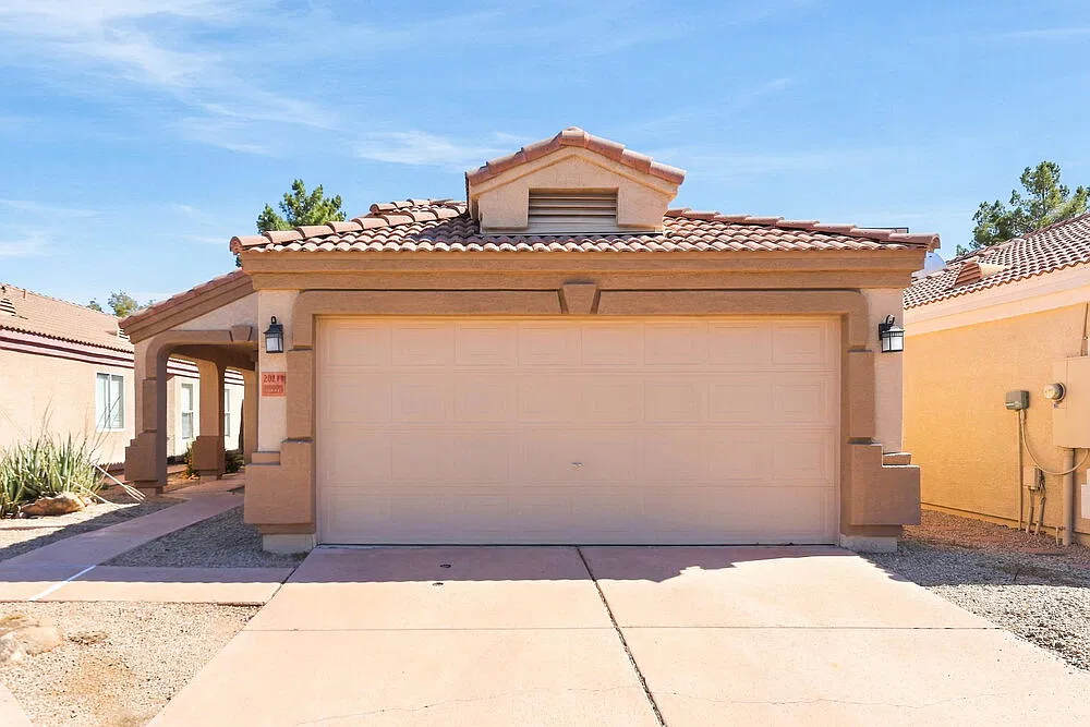 3 bed, 2.0 bath, 1310 sqft, $2,390 — Photo 1