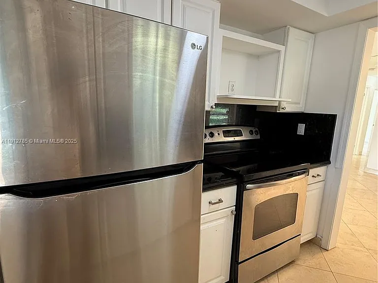 300 NW 42nd St #0 — Photo 11