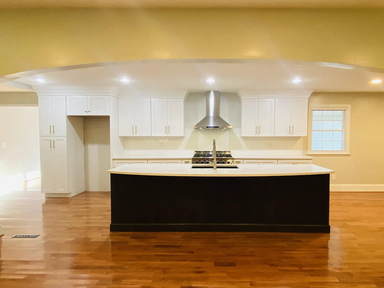 4 bed, 3416 sqft, $3,200 — Photo 4