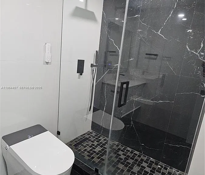 1861 NW North River Dr #11 — Photo 42