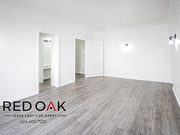 5th image of 401 N Genesee Ave #210