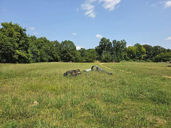 2nd image of 100 Thomas Rd