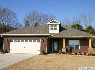 2910 Pasture View Ln, Owens Cross Roads, AL 35763