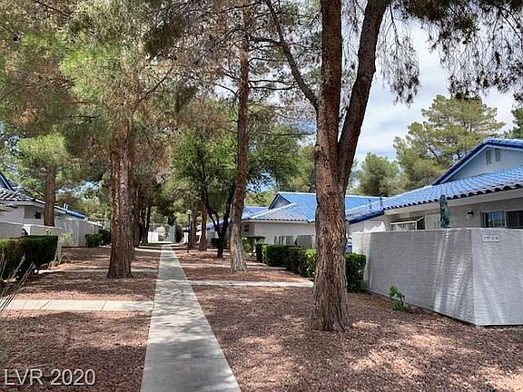 2nd image of 2117 Chertsey Dr