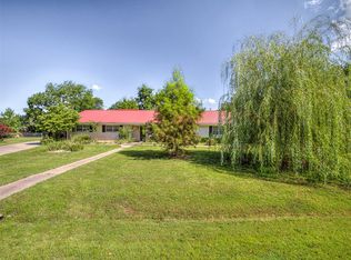 1305 SE 15th St, Wagoner, OK 74467