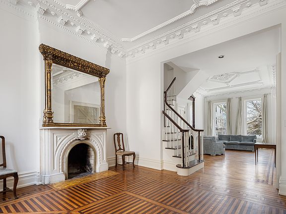 5th image of 261 Hicks St #1