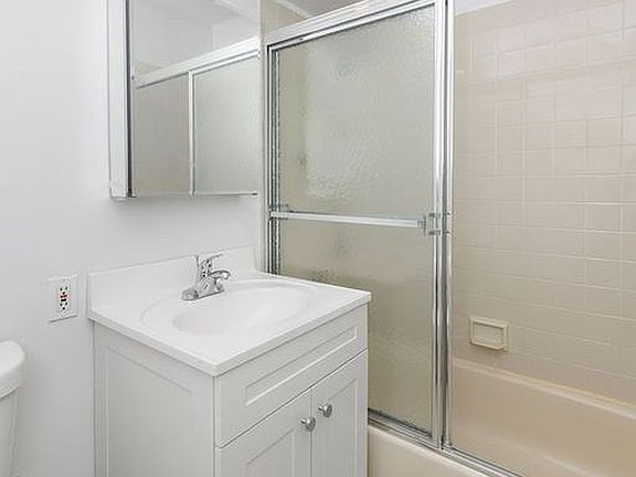 5th image of 376 Broadway APT 14A