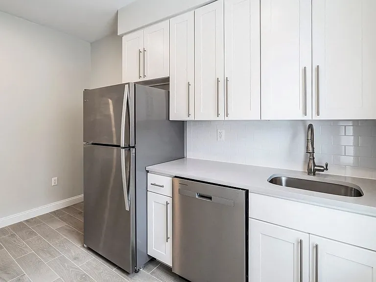 28 Gates Apartments — Photo 7