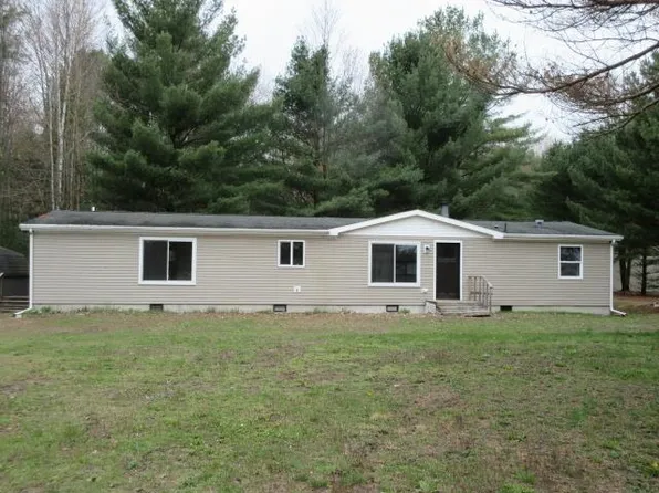 4115 N Francis Shores Ave, Sanford, MI 48657