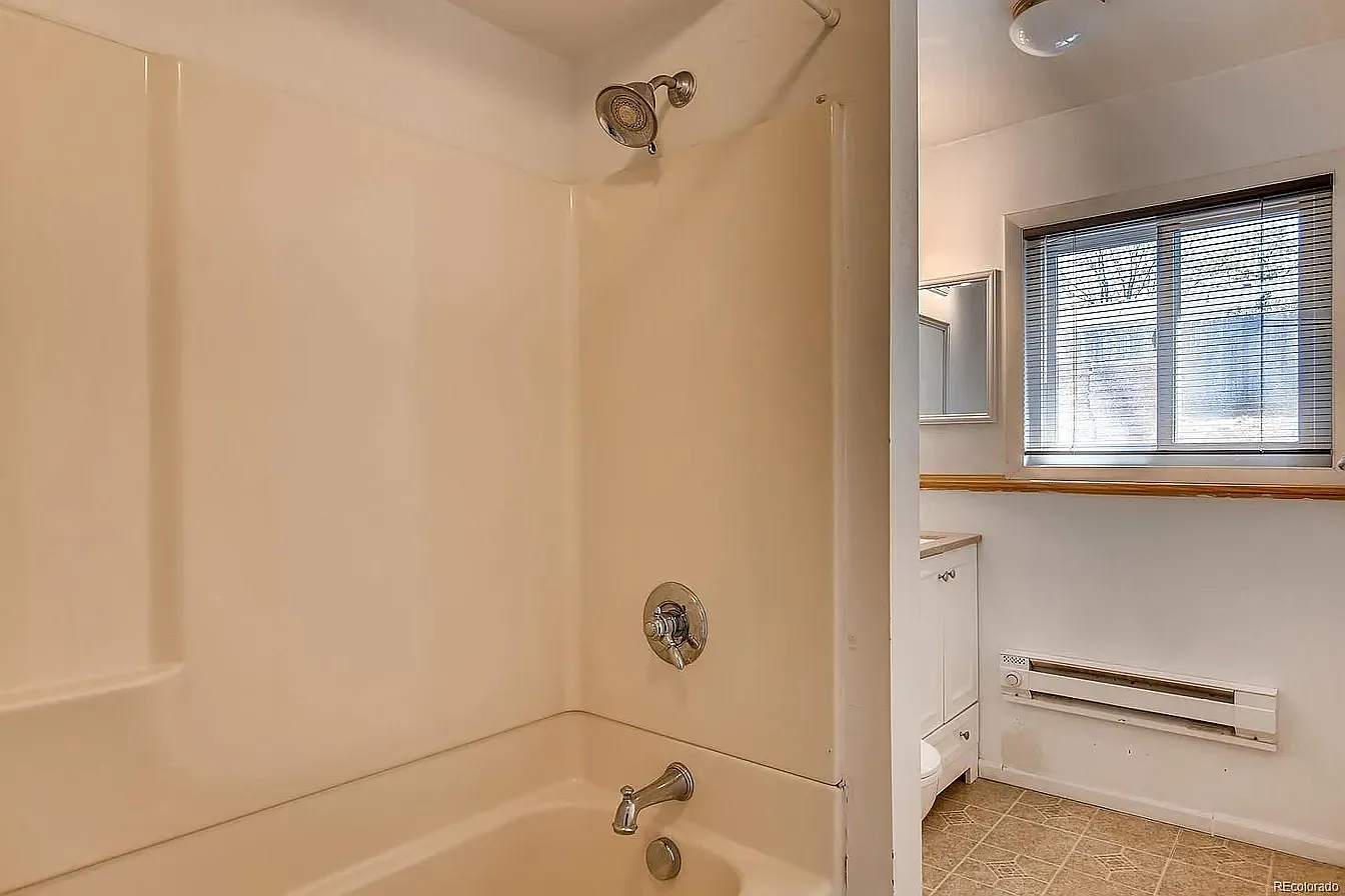4 bed, 1707 sqft, $2,497 — Photo 2