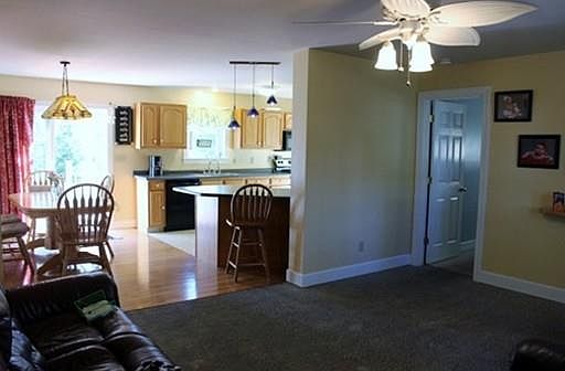 3rd image of 6 Toomey Ln