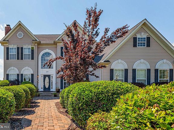 4th image of 3009 Wildflower Dr