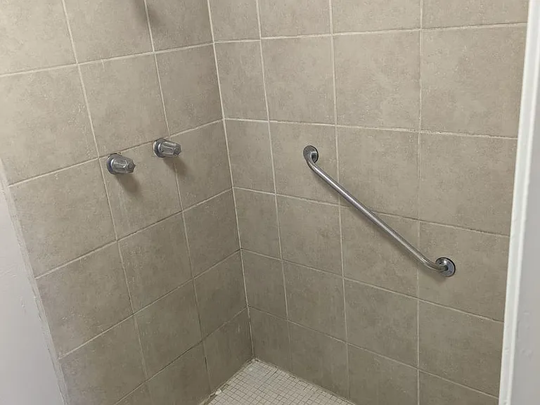 Villa Del Rey Apartment Homes — Photo 12