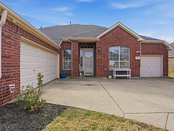 3rd image of 1012 Wedgewood Dr