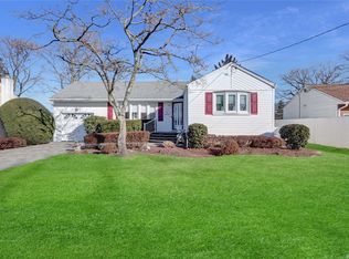 155 E 5th St, Deer Park, NY