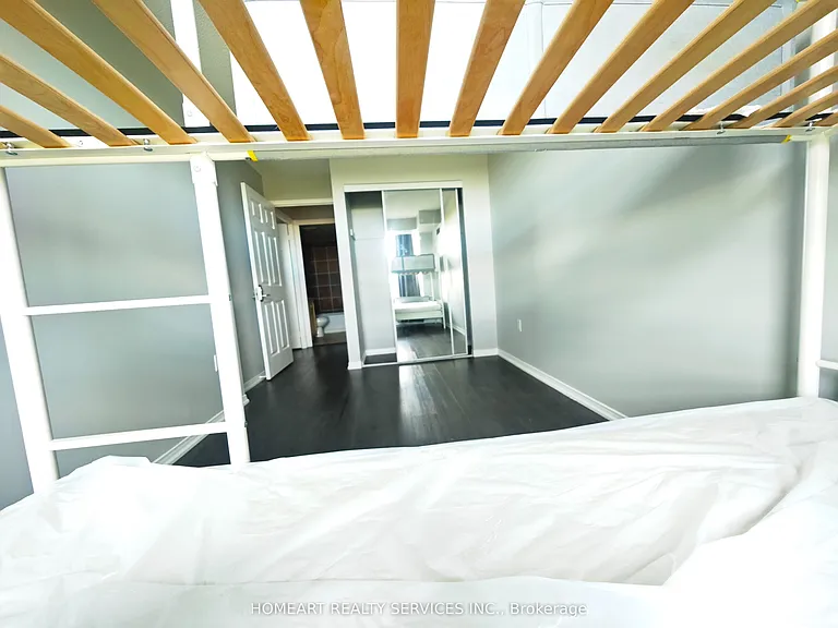 28 Pemberton Ave #1007 — Photo 9
