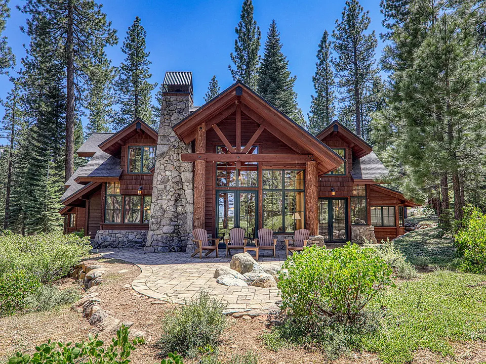 8520 Lahontan Dr