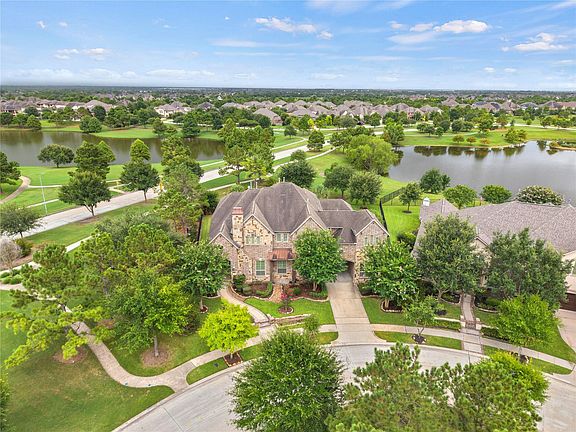 4th image of 19003 Cove Manor Dr