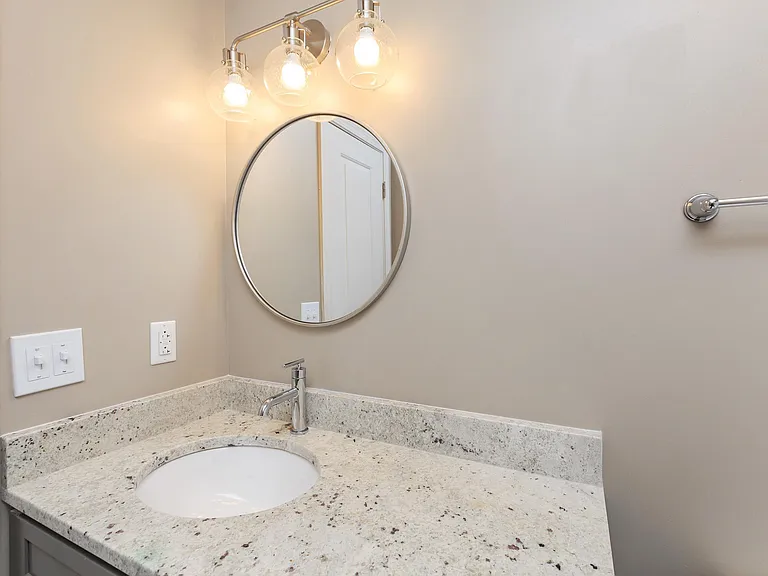 Colony House — Photo 37
