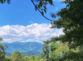1175 Presidential Dr, Waynesville, NC 28786