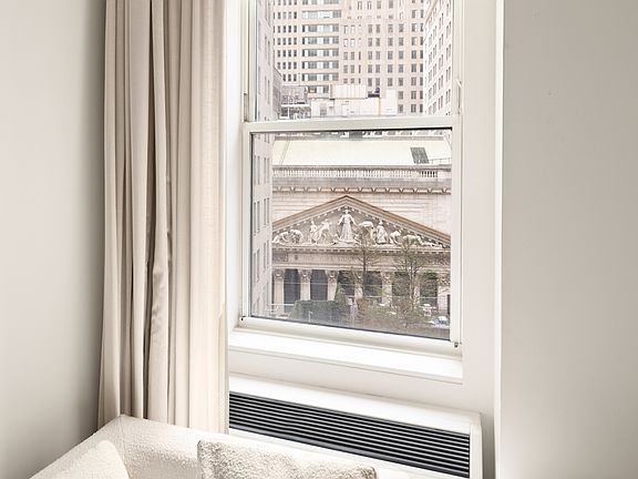 4th image of 15 Broad St APT 1000