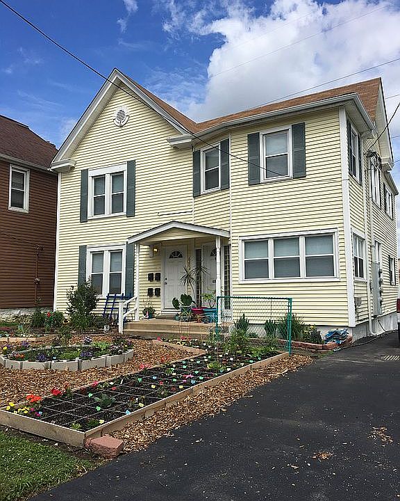 2nd image of 6201 Famous Ave
