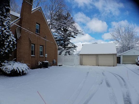 3rd image of 1639 Woodward Ave SE