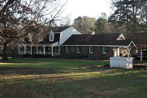1st image of 270 Legion Dr